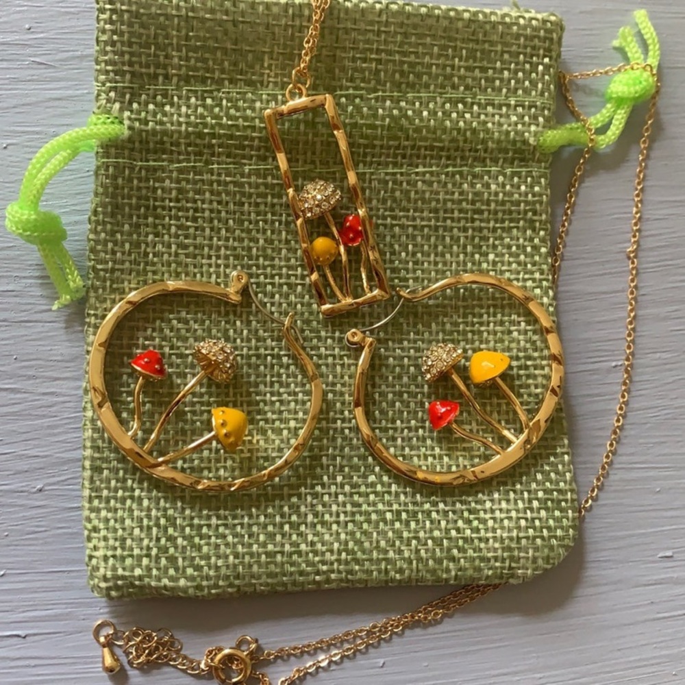 Brand New Gold Mushroom Necklace and Mushroom Hoop Earrings Gift for Girlfriend - Picture 2 of 10